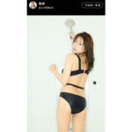 柊宇、濡れ髪セクシーな黒ビキニ姿でヤンジャン登場！