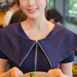 【動画】小﨑凜奈が渋谷AXSH(アクシュ)をレポート！日本橋の老舗・中井商店、スペイン発・Cerveza JPNなど最新グルメを満喫。