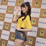 【動画】赤城ありさ、ツインテール＆腹見せミニ丈デニム衣装で「3代目シントトロイデンガールズ就任」への意気込みを語る！