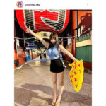 雅楽代りか、「浅草」が目にはいらない！たわわバスト全開の美スタイルSHOTにネット激震！