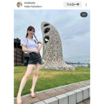 フリーモデル・KM、ミニスカからスラリ！まるで芸術品な超絶美脚披露にファン「足長え！」「ポージングのラインがとても綺麗ですね」の声！