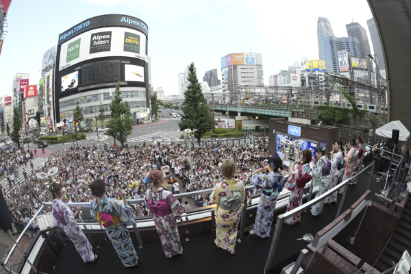 私立恵比寿中学、結成15周年を祝う夏祭りゲリラライブに3000人集結！新曲入り『FAMIEN'24 e.p』リリースも発表！