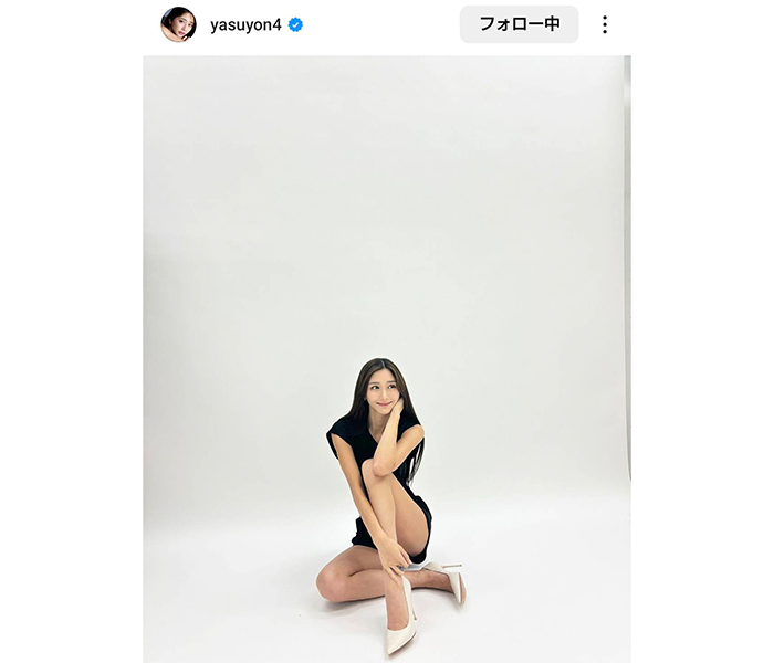 斎藤恭代、脚長スギィ！異次元の美しさ放つ美脚SHOTにファン悶絶！