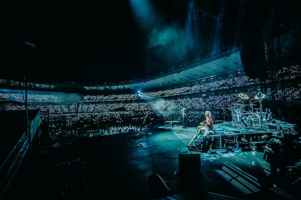 ONE OK ROCK、10万人が熱狂！味の素スタジアムから自身最大規模のワールドツアーがスタート！