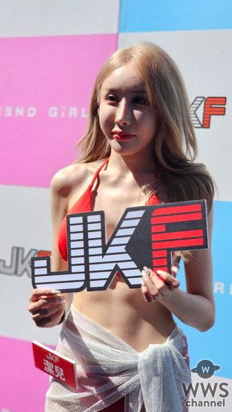 【動画】JKF・潔兒、大人の色気バクハツ真っ赤な水着姿で意気込みを語る！＜TREND GIRLS 撮影会 2024＞