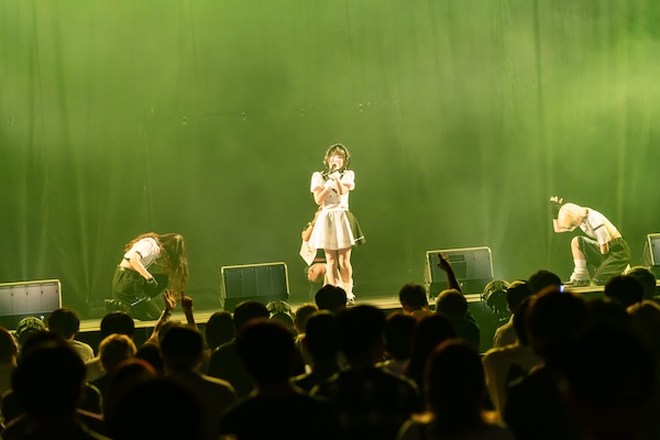 【写真特集】MOON RABBiTS、ギガソニにクールで可愛いモノクロ衣装衣装で登場！＜GIGA・GIGA SONIC presented by ドラゴンエッグ ~ in 幕張メッセ vol.2 ~＞