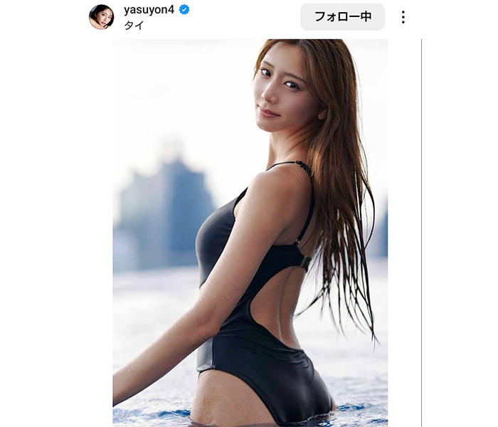 斎藤恭代、美しすぎる水着バックショットでファン悩殺！