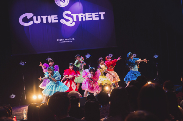 CUTIE STREET、満員の初単独で見せた全力のKAWAII。1stシングル「かわいいだけじゃだめですか？」のMVティザーを公開