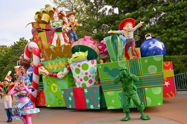 東京ディズニーランドと東京ディズニーシーでスペシャルイベント『ディズニー・クリスマス』が開催！冬の東京ディズニーリゾートがクリスマス一色に！