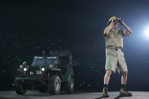 三代目 J SOUL BROTHERS・山下健二郎、電動JEEPで爆走しながらオープニングに登場！＜三代目 J SOUL BROTHERS 山下健二郎のZERO BASE presents 山フェス2025 ～JUNGLE～＞