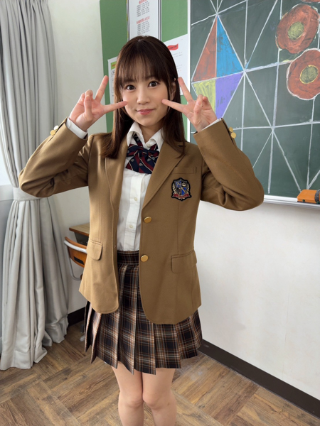 制服姿が似合うNo.1の女優・天宮花南、1月7日に電撃移籍を発表。 コスプレイヤーとしても可愛すぎると話題に