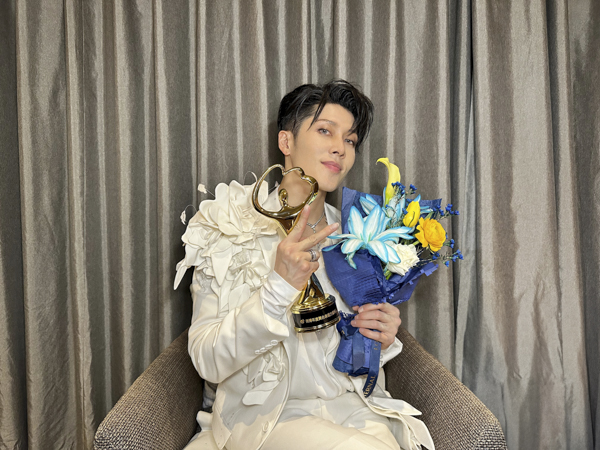 MIYAVI　2024 Weibo Nightに登壇！年間ステージ表現力ミュージシャン賞を受賞！