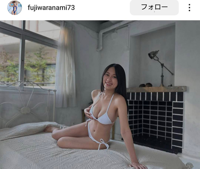 藤原ナミ、ぺっちゃんこお腹のビキニショットがSEXYすぎる