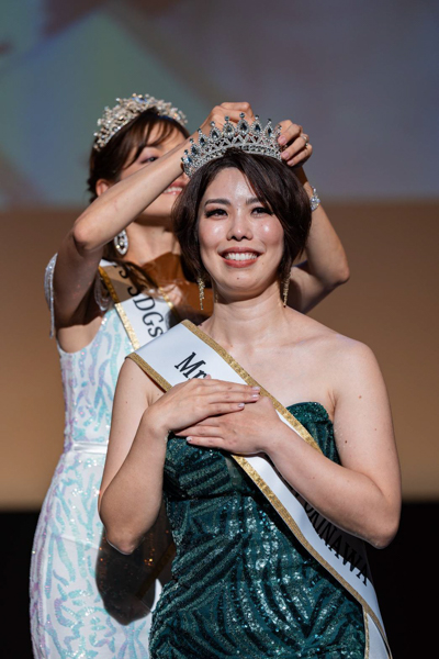 高山智恵美さん・金城真美さん・ボールトン靖乃さんがグランプリ、関谷真生子さん・上原七依さんが特別賞を受賞＜ベストオブミス沖縄県大会2025＞