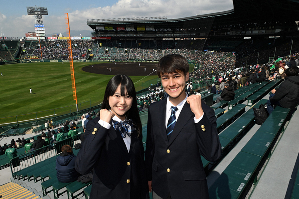 大角ゆき、ディランが甲子園で球児にエール！