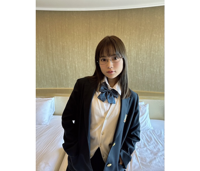 日本一制服姿が似合うメガネ女子・天宮花南、コスプレイヤーとしても可愛すぎると話題に！