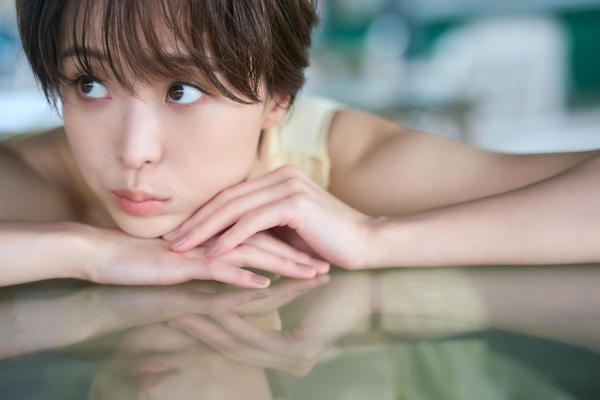渡邊渚ファースト写真集『水平線』が発売決定!