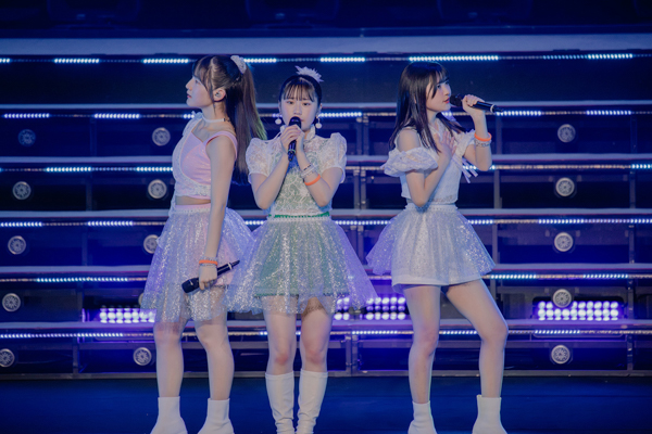 卒業する八木栞にファンと仲間が贈る感動のステージ！つばきファクトリー、結成10周年記念武道館公演を開催
