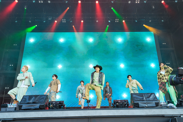 大阪・関西万博にJr.EXILEが集結しSP LIVEを開催！＜オフィシャルレポート＞