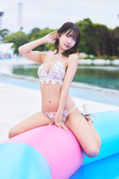 【写真特集】甘い顔してエンジン全開！#2i2・天羽希純、ピンクの透け感水着でファン魅了！＜いなプーフォトフェス2025＞