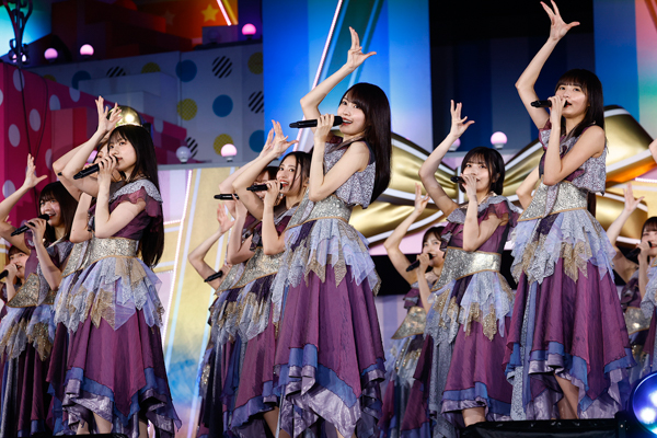 乃木坂46、13歳のバースデーをお祝い！味の素スタジアムに11万人集結！