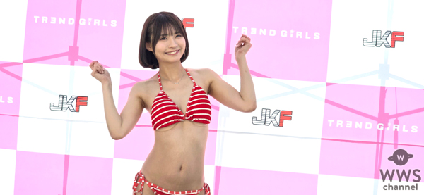 【動画】東條なつ、赤のボーダー柄水着でTREND GIRLS撮影会 2025の盛り上がりを語る！