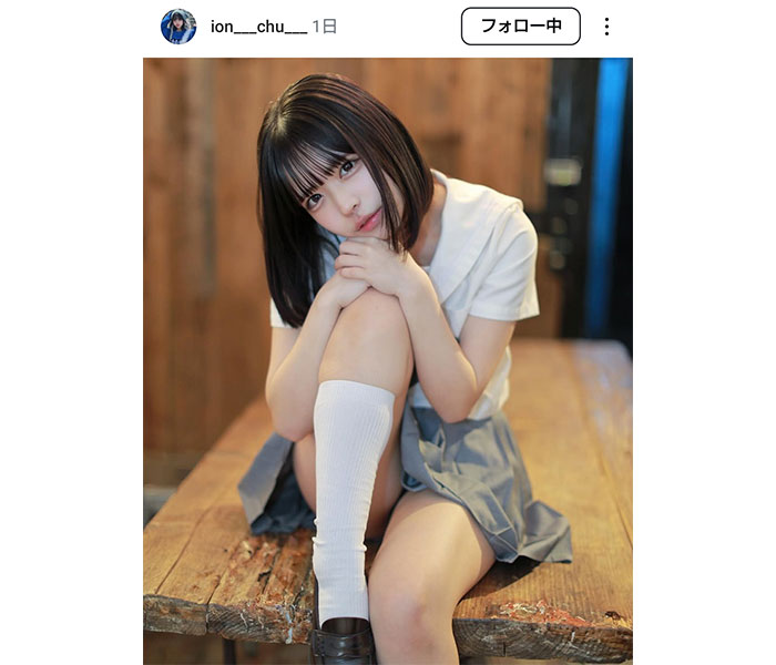 ショートボブがかわいい！楠偉音、制服姿でファン魅了！