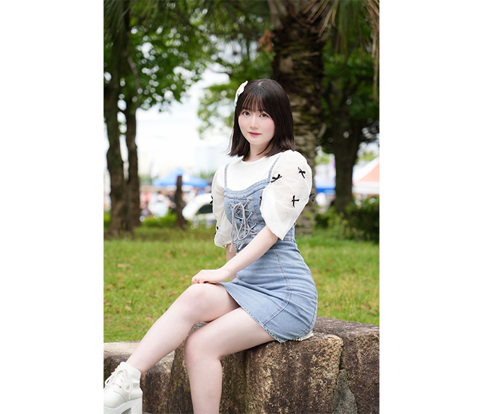 「可愛すぎません？！！」中学生アイドル・竹下優里、爽やかジーンズコーデが話題！