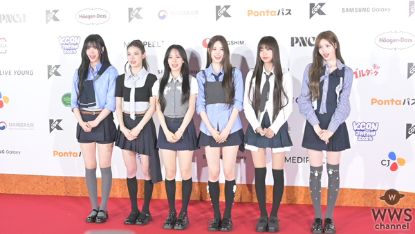iznaが爽やかでキュートなスクールガール風ファッションコーデで登場！＜KCON JAPAN 2025＞