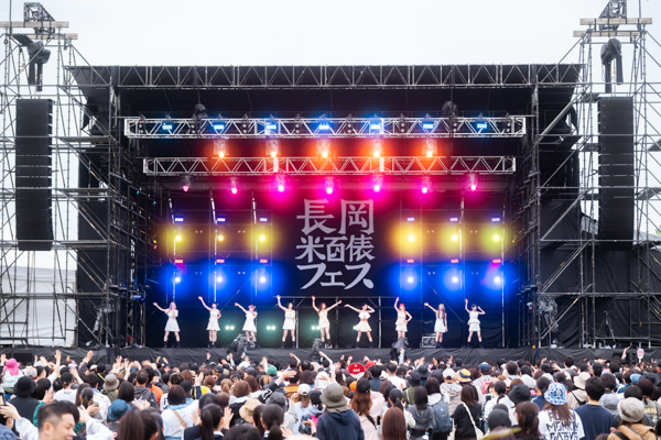 ME:I『ながおか 米百俵フェス ～花火と食と音楽と～ 2025』初出演！初の新潟で、フェスならではの熱気あふれるパフォーマンスを披露