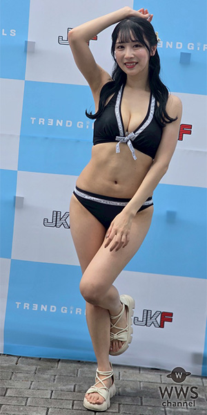 【動画】小野坂ゆいか、リボンがアクセントのブラック水着でTREND GIRLS撮影会 2025の盛り上がりを語る！