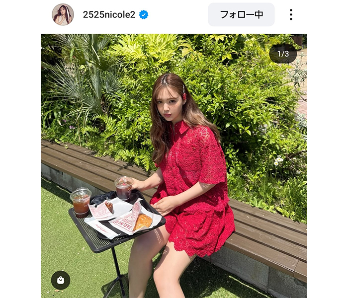藤田ニコル、ミニ丈ドレスからスラリ美脚！ファン歓喜「お人形さんみたい」