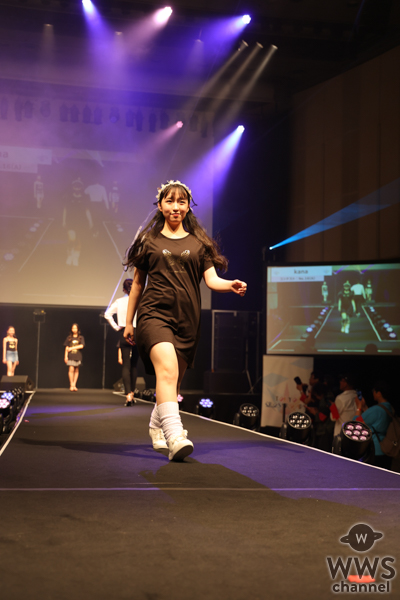 【写真特集】うーちゃん、White Cinderellaのキレかわ系衣装でランウェイを歩き会場を魅了！＜TOKYO CROSSROADS 2025＞