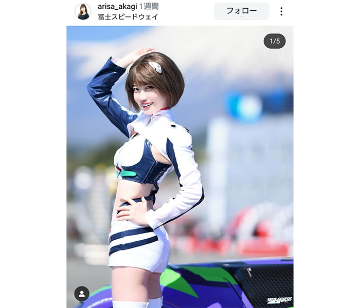 赤城ありさ、極細ウエストあらわなコスチューム姿ファンメロメロ！！