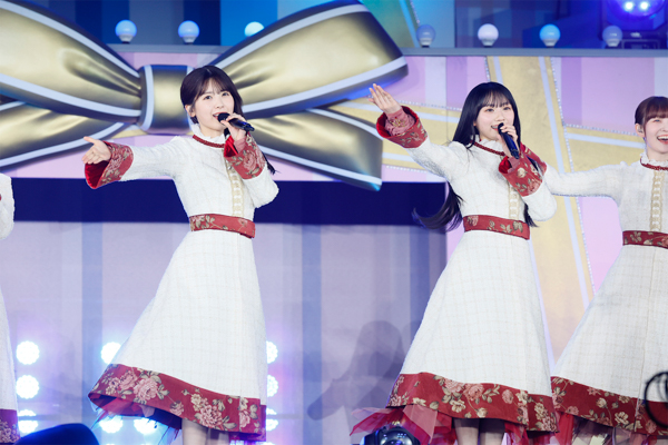 乃木坂46、13歳のバースデーをお祝い！味の素スタジアムに11万人集結！