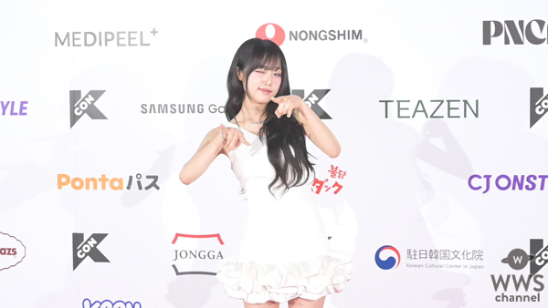 チェ・イェナがモダンガーリーなファッションコーデで登場！＜KCON JAPAN 2025＞