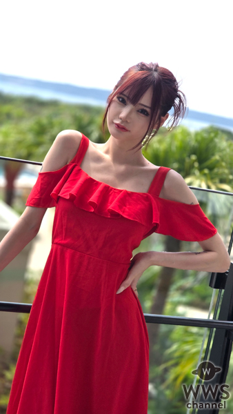 小悪魔agehaモデル・みみ、真紅のドレスワンピースで宮古島の印象を語る！ 「沖縄は空も海もめっちゃ綺麗やな」
