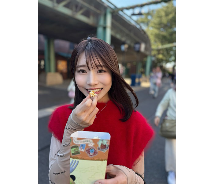 「可愛すぎる日本の宝」河北彩伽、赤コーデでディズニー楽しむ様子を公開！