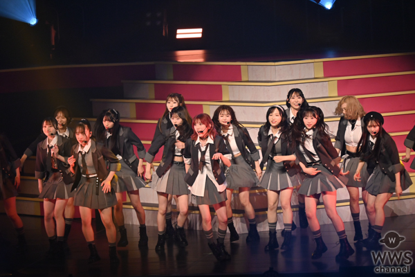 AKB48 村山彩希、涙の卒業コンサートに柏木由紀、峯岸みなみ、岡田奈々らOG17名が熱唱!