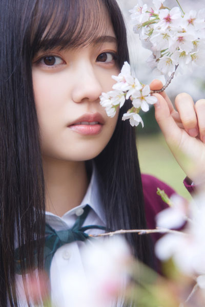 櫻坂46 四期生の撮り下ろし写真&手書きプロフィールが公開！第四弾は山田桃実、勝又春！