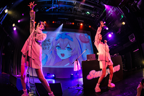 お昼寝系2人組ガールズ音楽ユニット「Suupeas」待望の初ワンマンライブでスヤァ伝説開幕！