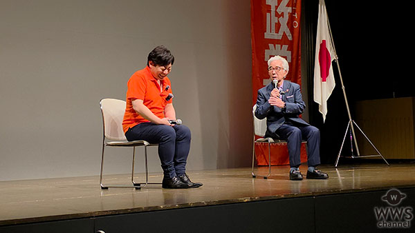 【動画】寺西かずひろが93歳俳優大村崑と北沢ホールでトークショーで盛り上げる！得意のスクワットポーズに場内は爆笑の渦に・・