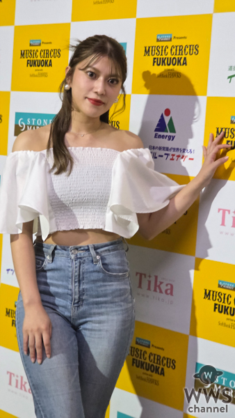 【写真特集】家平有希、肩出し白トップス＆ジーンズでカジュアルコーデ公開！＜MUSIC CIRCUS FUKUOKA＞