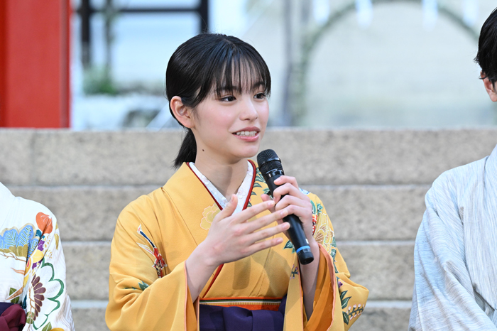 上白石萌音・原菜乃華・當真あみら若手俳優6人が集結！かるたの聖地・近江神宮を訪れヒット祈願！