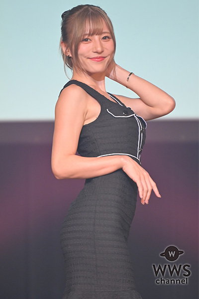 河路由希子(sherbet)、抜群スタイルを見せつけるタイト黒ドレスで会場のファンを魅了！＜TREND GIRLS FESTIVAL＞