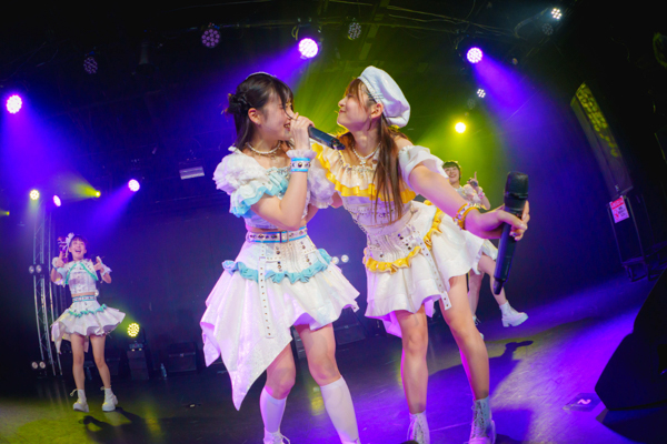 手羽先センセーション、新体制お披露目ライブで新曲披露！