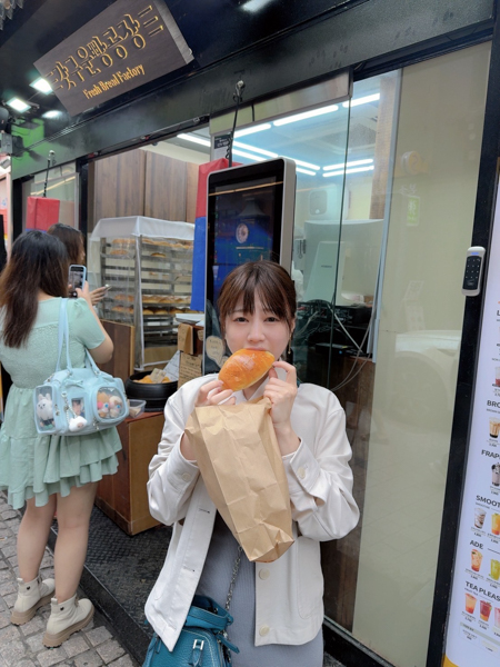 童顔すぎて可愛すぎると話題の『天宮花南』が初めて韓国を訪問し大興奮！韓国グルメを満喫したオフショットを公開。