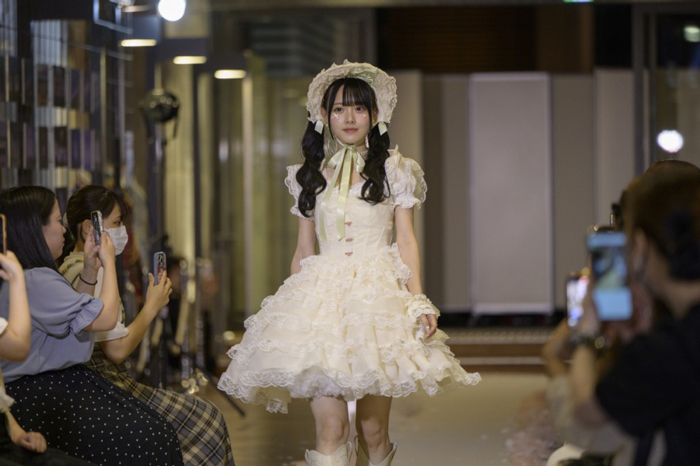 高嶺のなでしこ「LARME×高嶺のなでしこ」スペシャルファッションショーを開催！