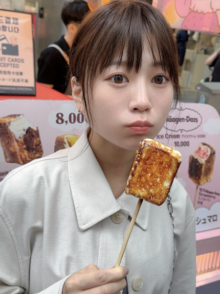 童顔すぎて可愛すぎると話題の『天宮花南』が初めて韓国を訪問し大興奮！韓国グルメを満喫したオフショットを公開。