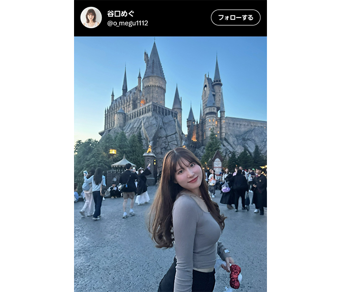 「夢の国に美女降臨」谷口めぐ、曲線美あらわなモノトーンコーデ披露